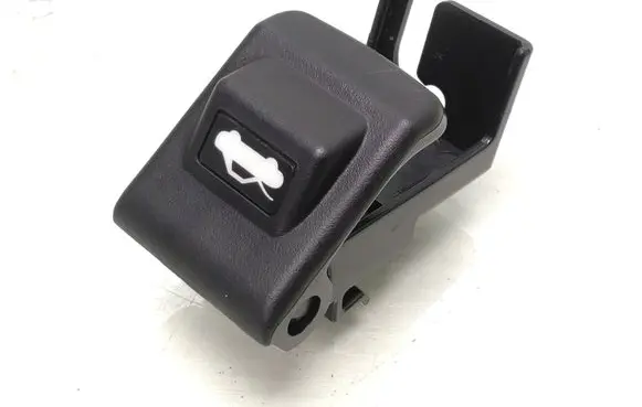 Engine bonnet (hood) release handle