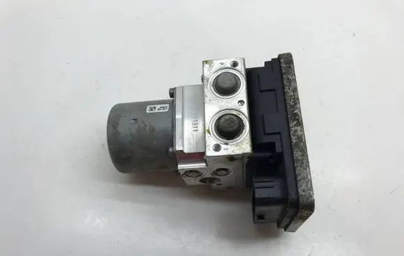 BMW 5 G30 G31 ABS Pump 6896984 54088252A 6896983