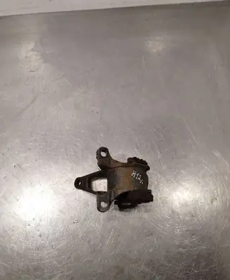 Mazda 6 Engine mount bracket