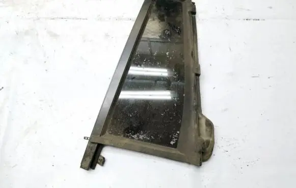 Rear vent window glass