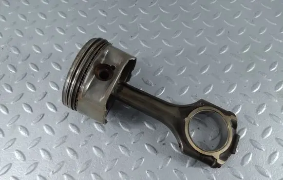 Piston