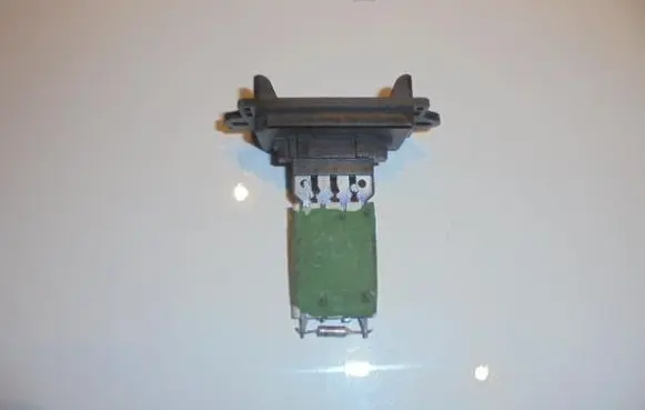 Citroen C3 Heater blower motor/fan resistor 12631