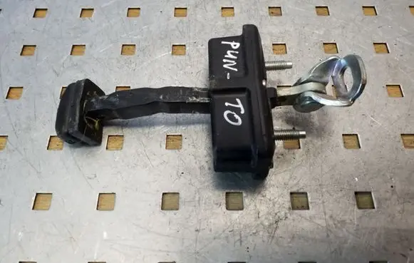 Fiat Grande Punto Rear door check strap stopper