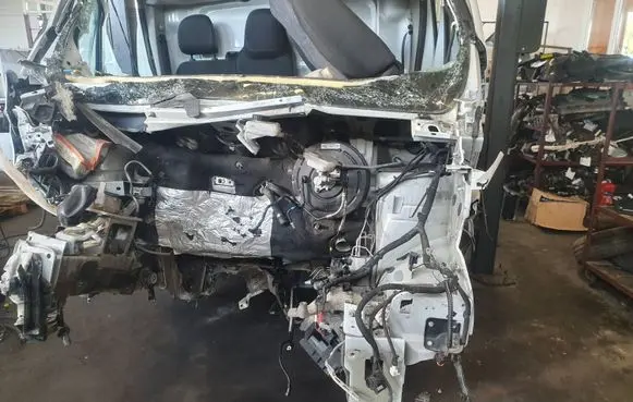Renault Trafic III (X82) Front quarter panel VIVARO 2020