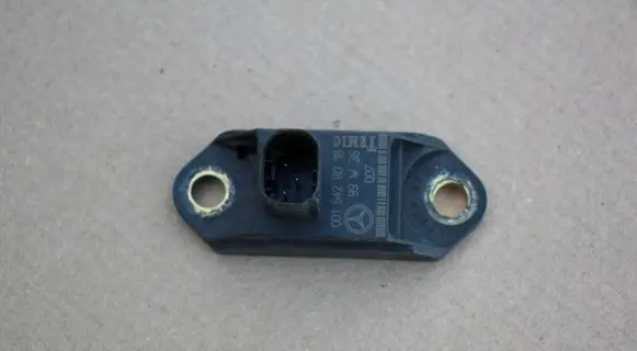 Mercedes-Benz S W220 Airbag deployment crash/impact sensor 0015428018