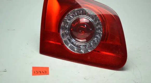 Volkswagen PASSAT B6 Tailgate rear/tail lights 3C9945093