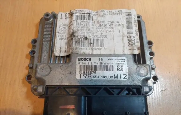 Fiat Bravo Engine control unit/module ECU 0281017779 51892676 4S4280CBM