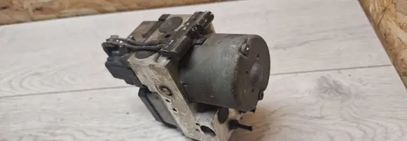 Volkswagen PASSAT B5.5 ABS Pump 8e0614111ah 0273004358