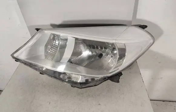 Toyota Yaris Headlight/headlamp