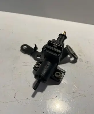 Vacuum valve
