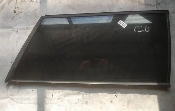 Volkswagen PASSAT B5.5 Rear side window as2