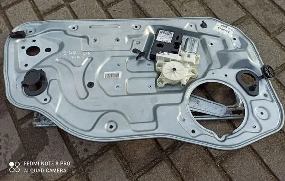 Volvo S40 Front door window regulator with motor 8679080