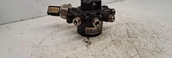 Ford Focus Fuel injector supply line/pipe 