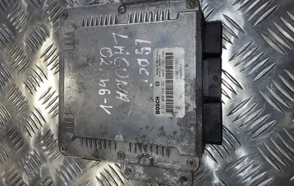 Renault Laguna II Engine control unit/module 0281010556 8200153946 8200095416