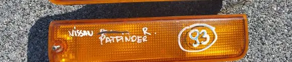 Nissan Pathfinder R50 Front indicator light 