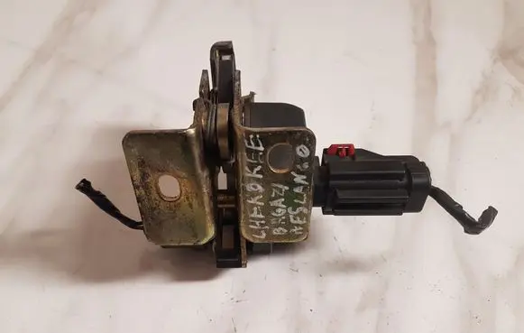 Jeep Grand Cherokee (WJ) Tailgate/trunk/boot lock/catch/latch 740AAK 069030