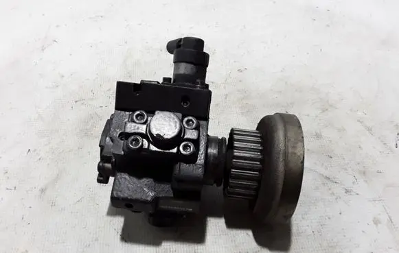 Audi A6 S6 C6 4F Fuel injection high pressure pump 0445010154
