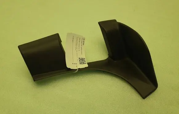 Volkswagen Touareg I Other trunk/boot trim element 7L6867438F