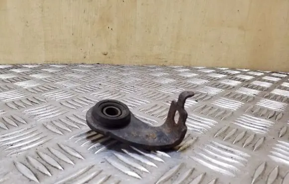 Toyota Avensis Verso Radiator mount bracket