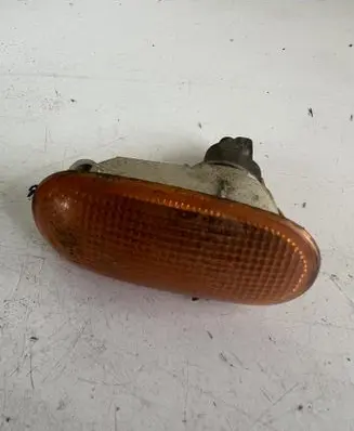 Mitsubishi L200 Front fender indicator light 