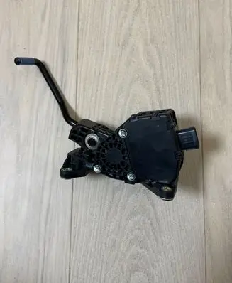 Accelerator throttle pedal