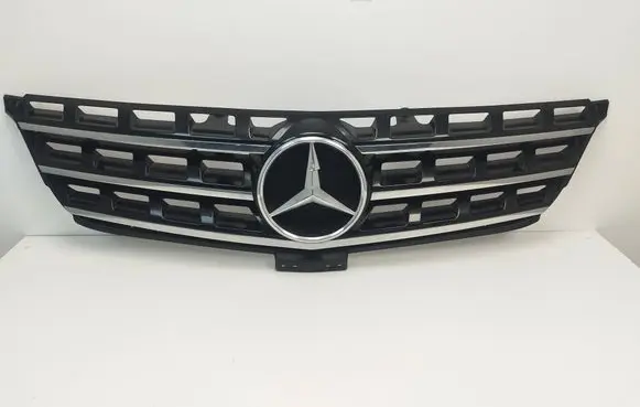 Mercedes-Benz ML AMG W166 Front bumper upper radiator grill A0008880060