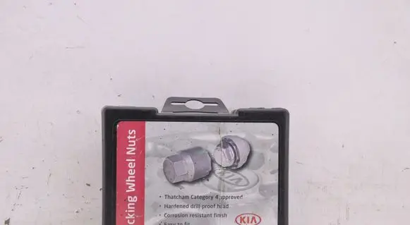 KIA Optima Anti-theft wheel nuts and lock LP490ADU00
