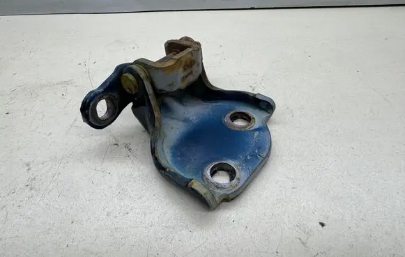 Honda CR-V Front door lower hinge 