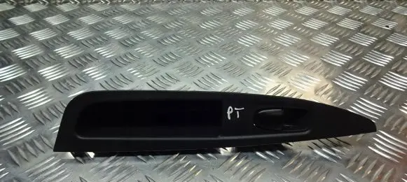 Nissan Qashqai Quarter vent window switch 82960-4EA0AX