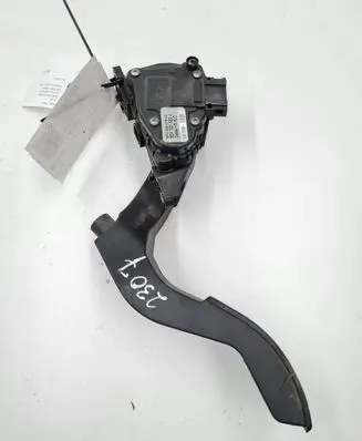 Skoda Superb B5 (3U) Accelerator throttle pedal 8D1721523J