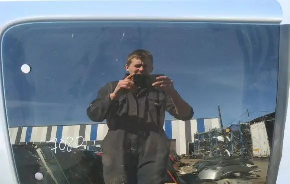 Citroen Berlingo Rear door window glass 