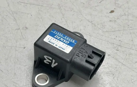 Nissan Pulsar Airbag deployment crash/impact sensor 31955EU30B 1049910731