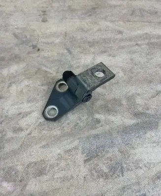 Volkswagen PASSAT B7 Front door upper hinge 3C0831402D