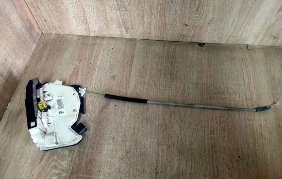Seat Ibiza IV (6J,6P) Rear door lock 6J0839015C