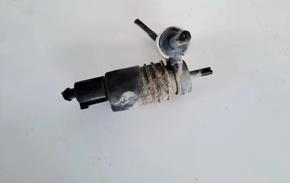 Volkswagen Polo Windscreen/windshield washer pump