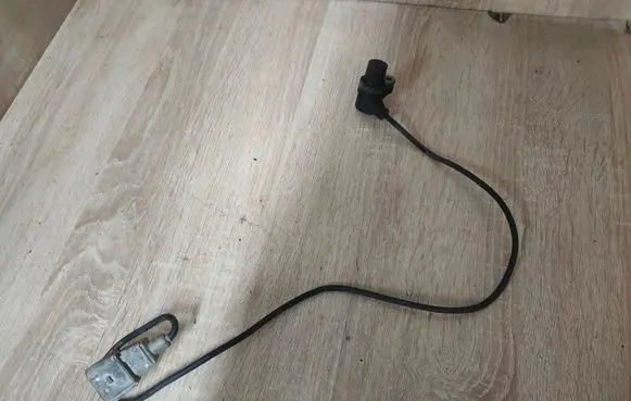 Audi A4 S4 B7 8E 8H Crankshaft position sensor 0281002223