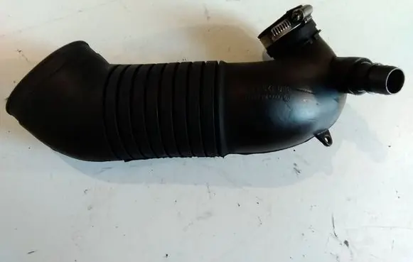 Audi A4 S4 B6 8E 8H Turbo air intake inlet pipe/hose 8E0129615