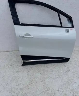 Renault Captur Front door
