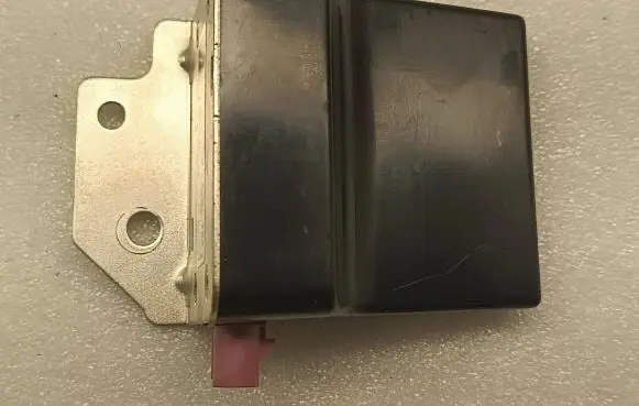 Chrysler Pacifica Antenna control unit 68293977AA 00533718290 61023B
