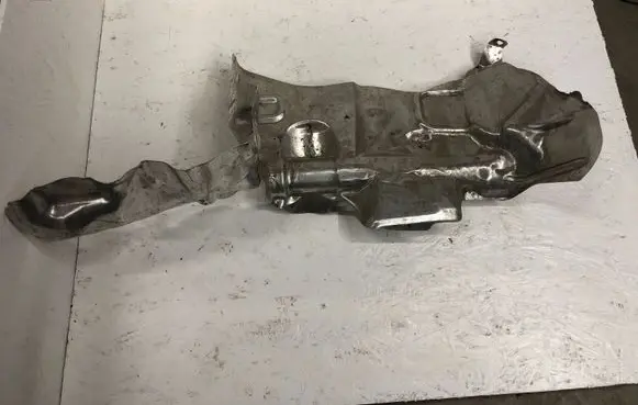 BMW 1 F70 Heat shield in engine bay 6891027 01900913 02301689