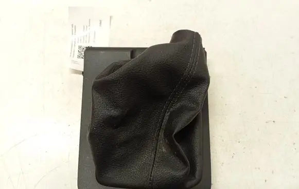 Mazda 6 Gear lever shifter trim leather/knob GS8364333