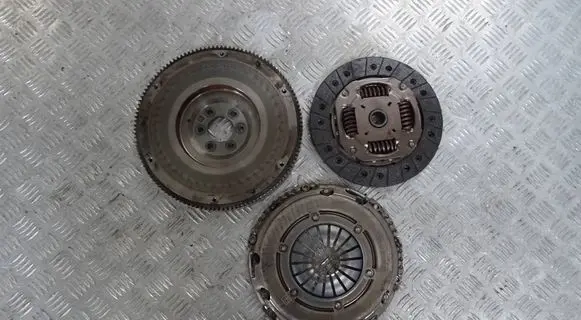 Volkswagen Taigo Clutch set kit 04C141025P