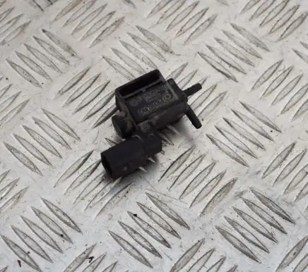 Audi A4 S4 B7 8E 8H Turbo solenoid valve 037906283C