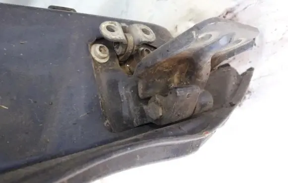 Fiat Marea Front door upper hinge