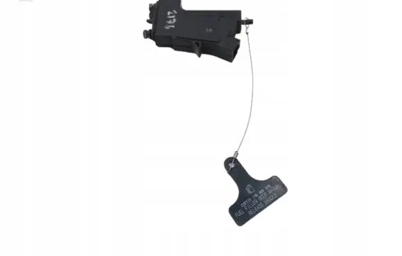 Fuel tank cap lock
