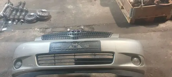 Toyota Corolla Verso E121 Front bumper