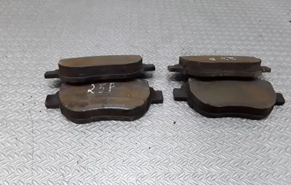 Peugeot 307 Brake pads (front) 
