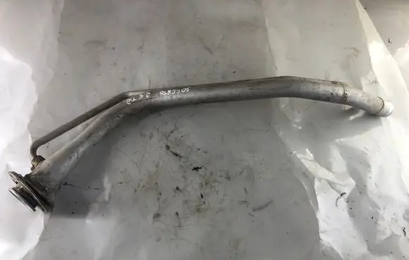 KIA Sorento Fuel tank filler neck pipe 