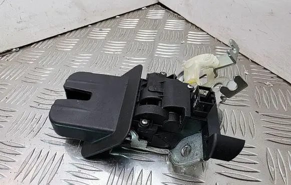Tailgate/trunk/boot lock/catch/latch