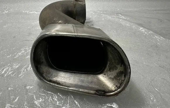 Volkswagen Touareg I Muffler ending